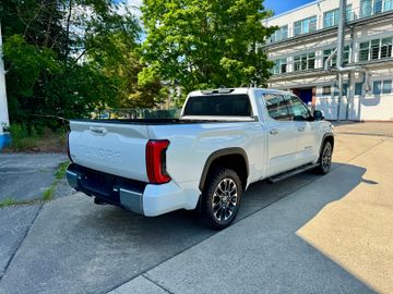 Toyota Tundra - 5