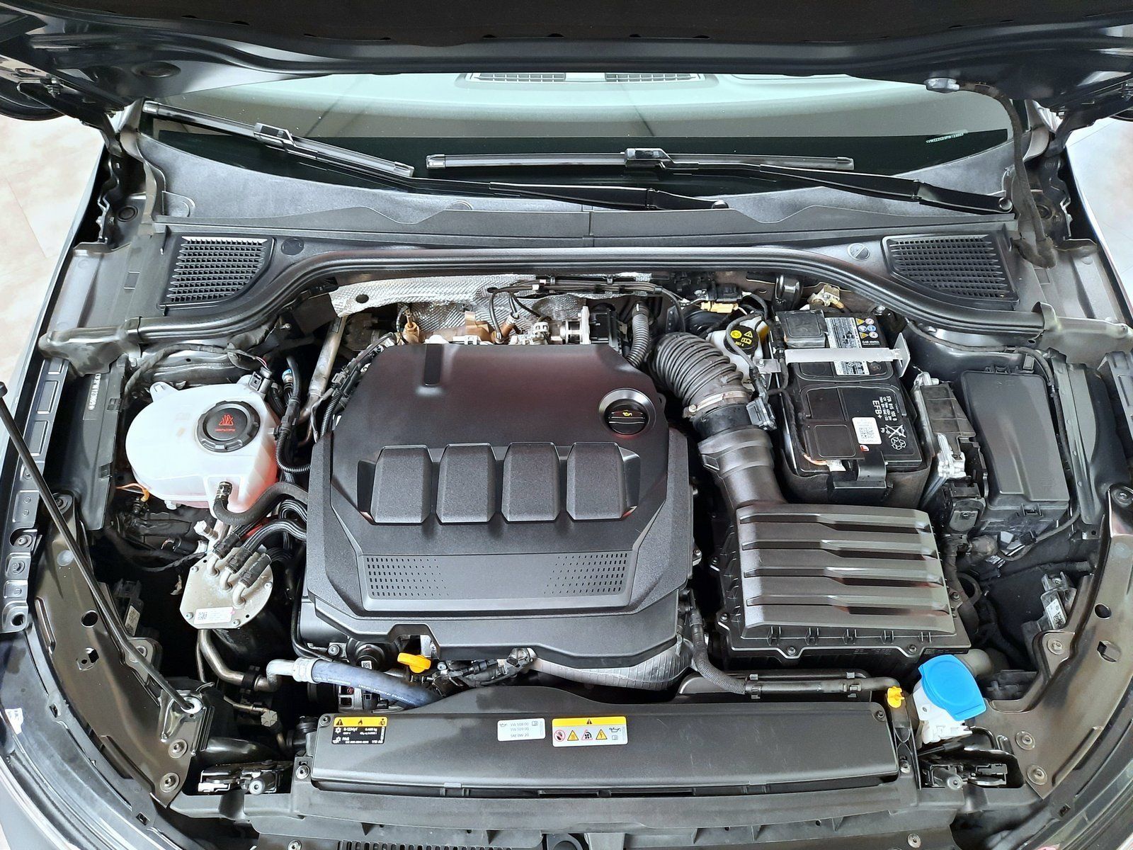 Fahrzeugabbildung Volkswagen Golf Active TDI DSG *AHK*Panodach*Navi*Cam*LED*
