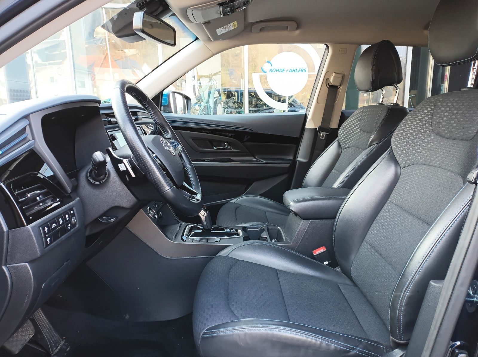 Fahrzeugabbildung Ssangyong Korando e-Motion PLATINUM +T.LEDER+ABSTANDSPILOT