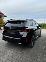 BMW iX1 xDrive30 - M Sportpaket - BMW iX1 von privat
