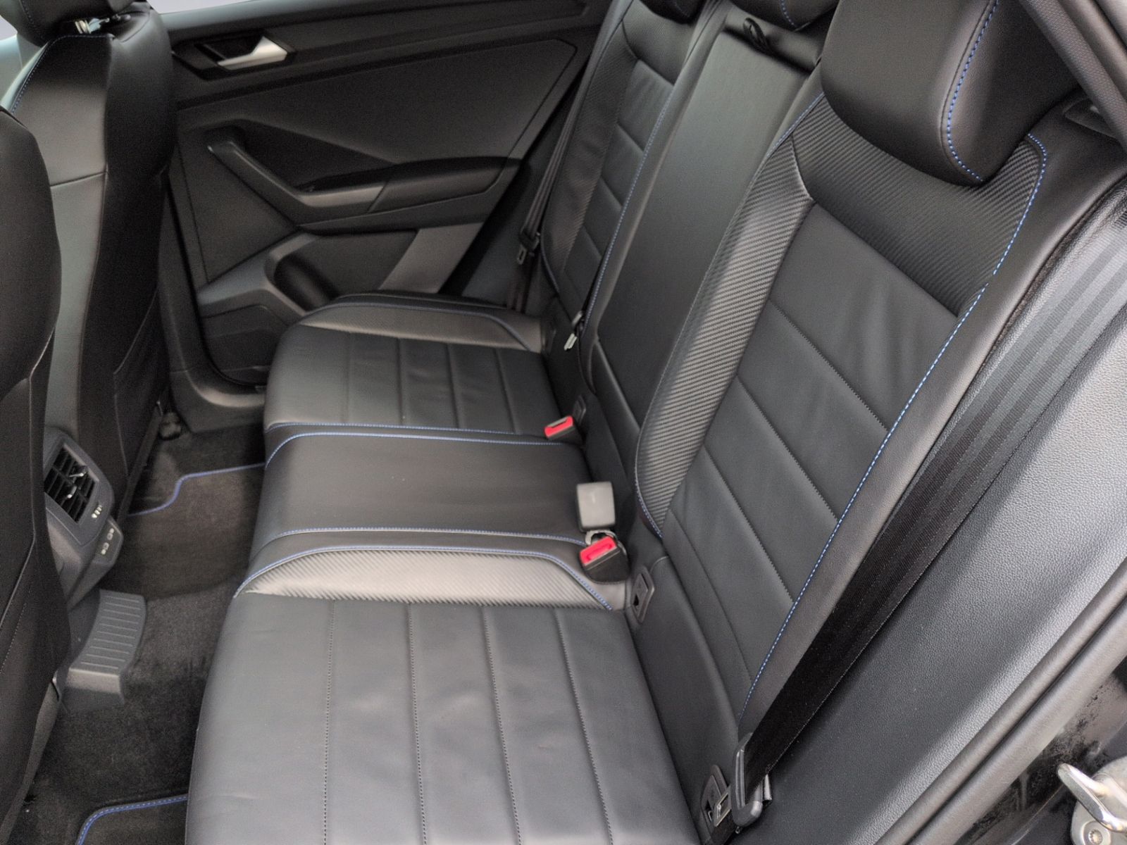 T-Roc R DSG AKRAPOVIC+AHK+PANO+KAMERA+MATRIX