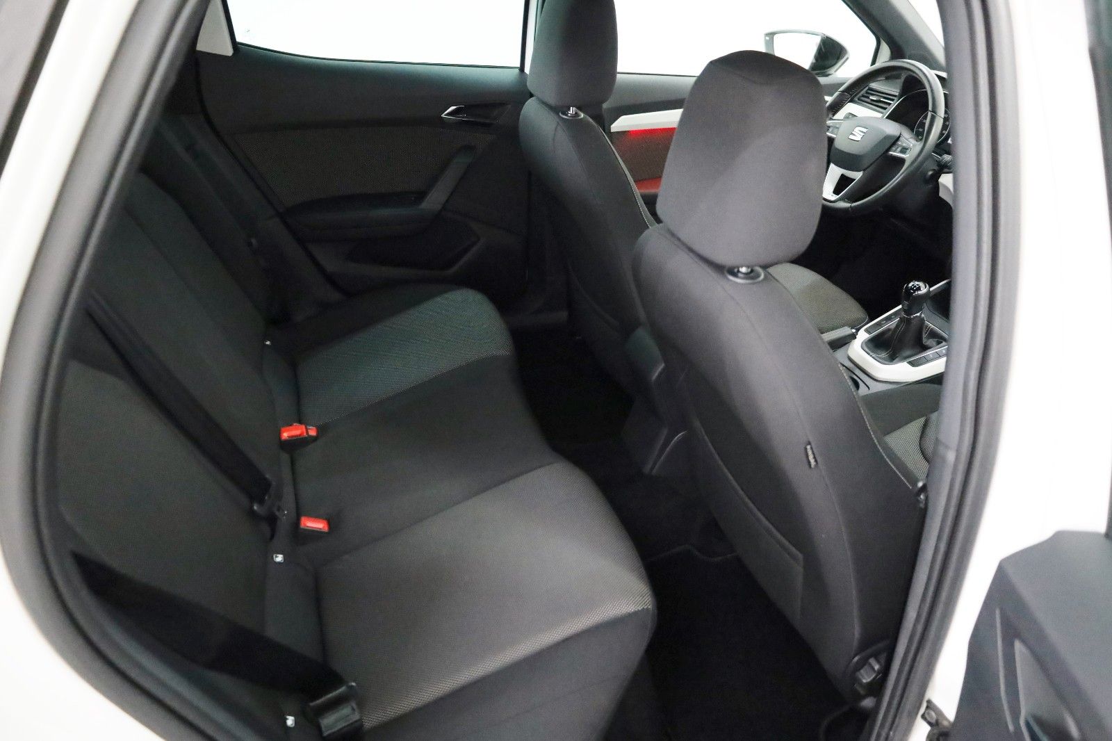 Fahrzeugabbildung SEAT Arona Xcellence Navi,SH,PDC,Kamera,SR+WR