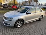 Volkswagen Jetta 1.6 TDI Comfortline - Volkswagen Jetta aus 2011 mit Diesel-Antrieb