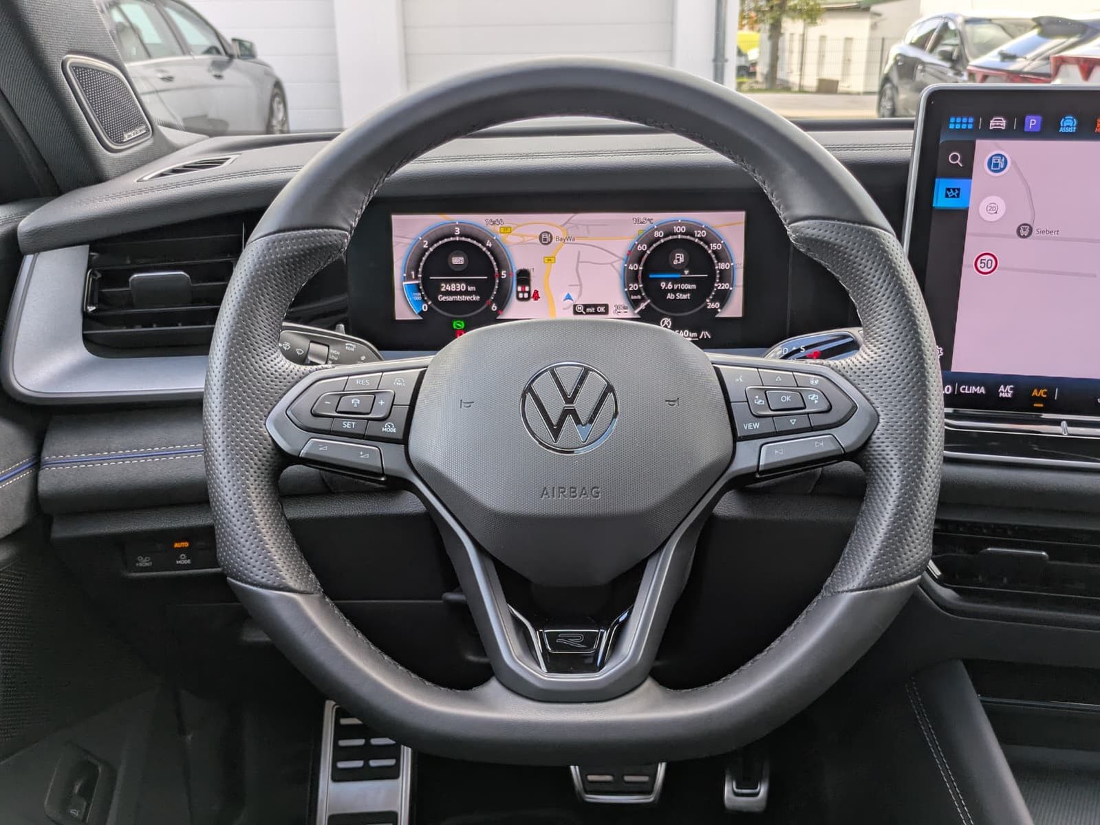 Fahrzeugabbildung Volkswagen Tayron 2.0 TDI 4M R-Line 7Si*MATRIX*AHK*PANO*HUD