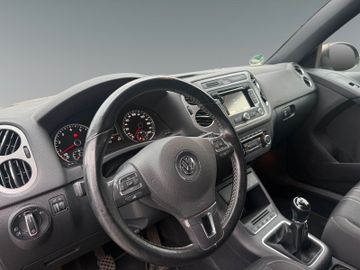 Volkswagen Tiguan - 10