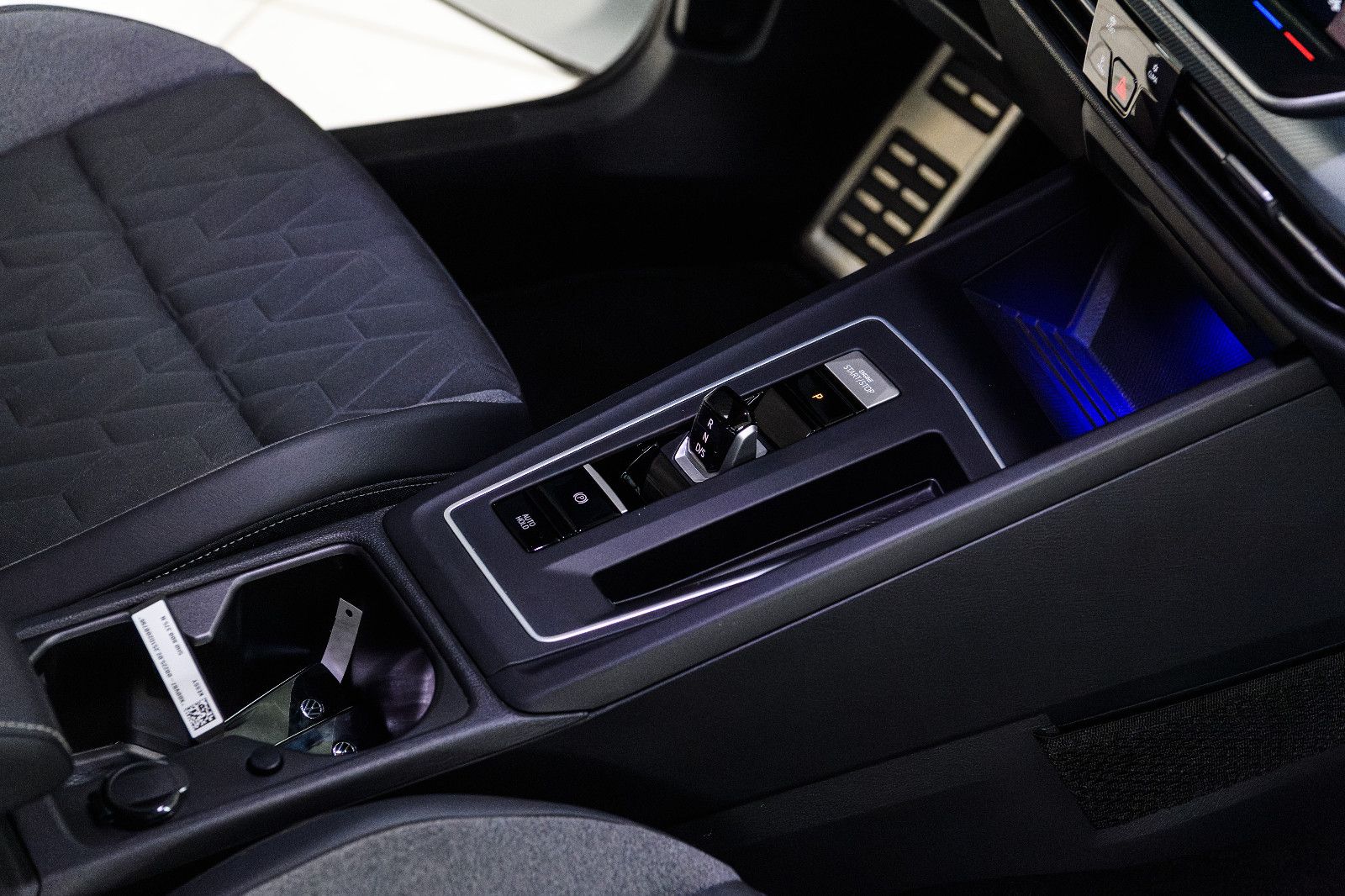 Fahrzeugabbildung Volkswagen Golf VIII GOAL 1.5 eTSI DSG +LED +Kamera +SHZ