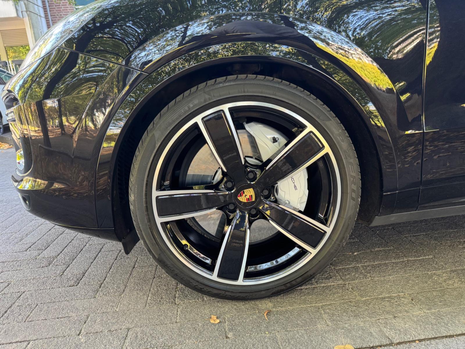 Porsche Cayenne Turbo APPROVED Pano/AHK/Sthz/Sitzb/HA-L