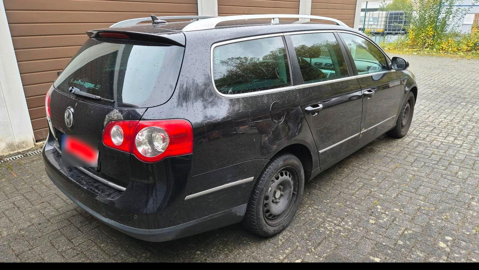 Volkswagen Passat 2006 — rear view