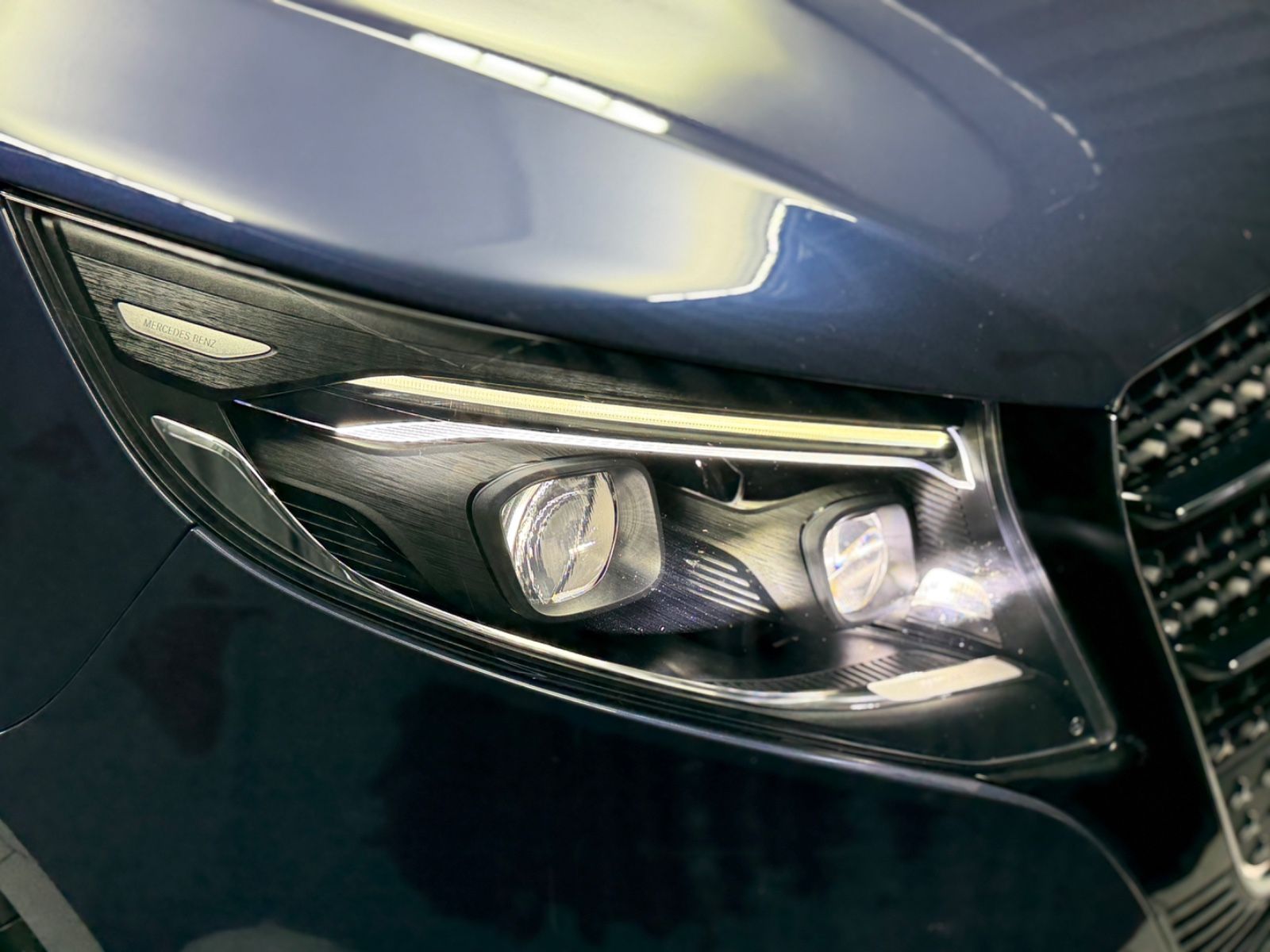 Fahrzeugabbildung Mercedes-Benz V250d lang EXCLUSIVE|AMG|BURMESTER|PANO|ACC|360°