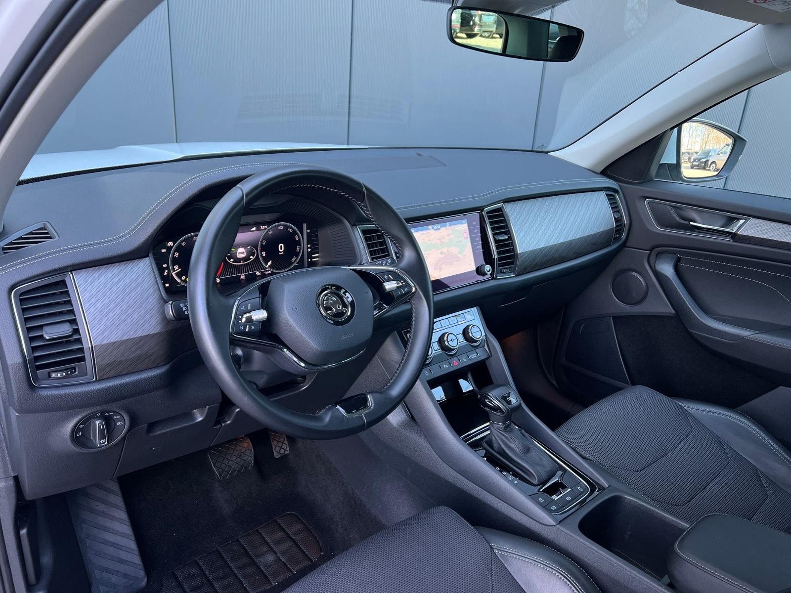 Fahrzeugabbildung SKODA Kodiaq Style 1.5 TSI DSG FL *AHK, LED, ACC, 19"-