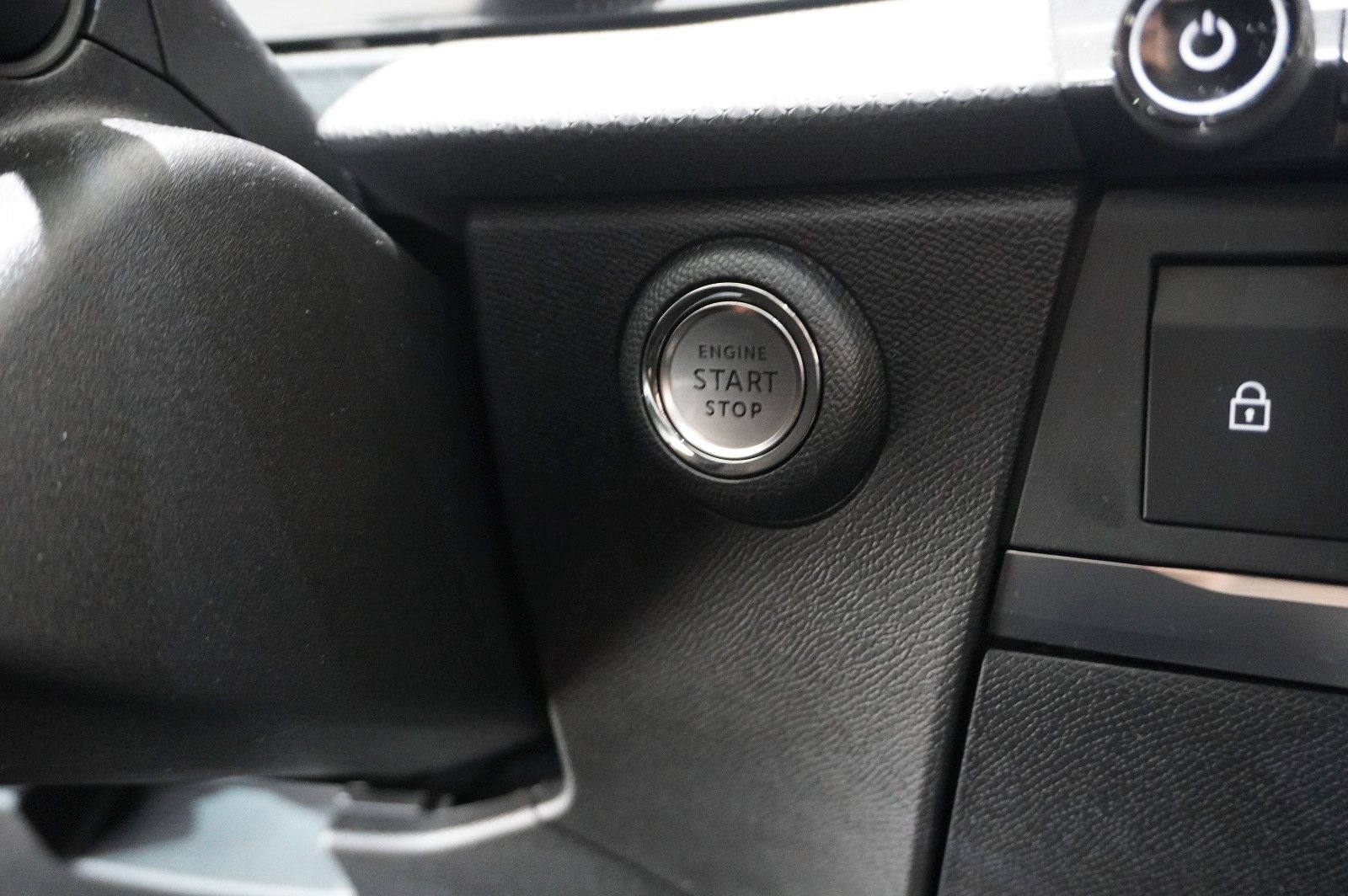 Fahrzeugabbildung Opel Astra L Lim. 1.6 HYBRID BUSINESS NAVI/LED/KAMERA