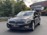 Volkswagen Passat Variant Elegance 2.0TDI/ACC/Matrix/RCAM - Volkswagen Passat: Elegance