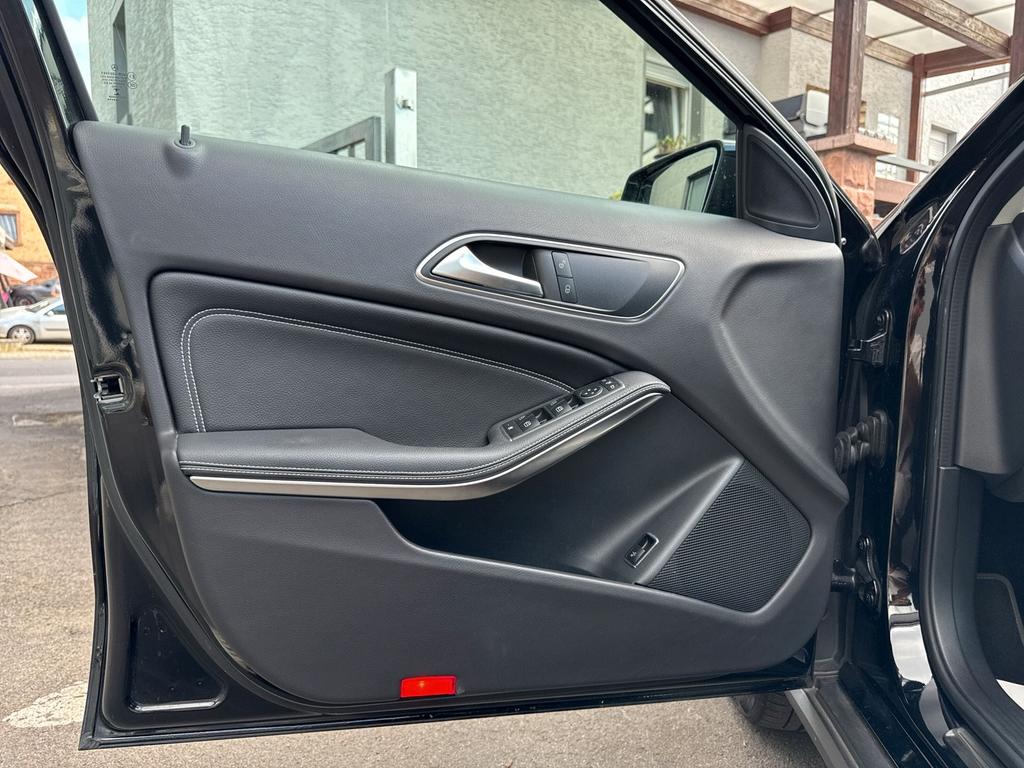 Mercedes-Benz GLA 180