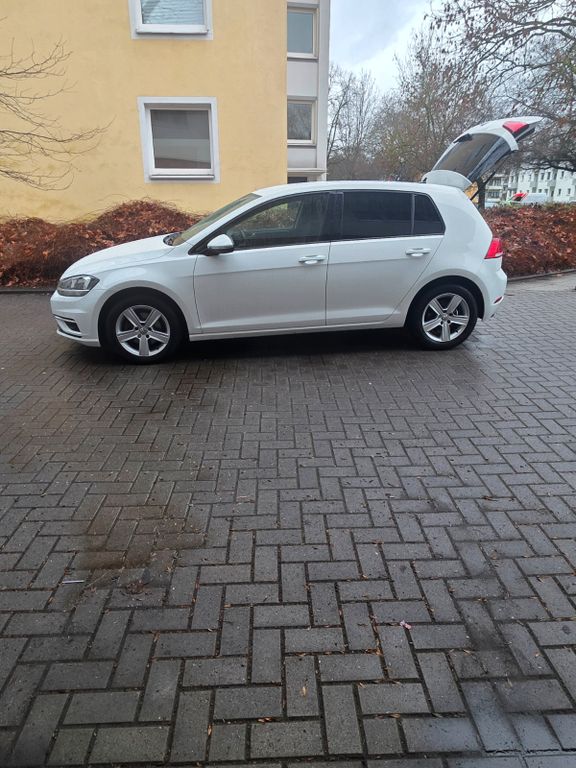 Image of Volkswagen Golf