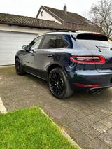 Porsche Macan Turbo (PDK) - Porsche Macan Gebrauchtwagen in Stuttgart