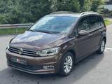 Volkswagen Touran Comfortline 2.0TDI/PANO/ACC/RCAM - Volkswagen Touran: 2.0