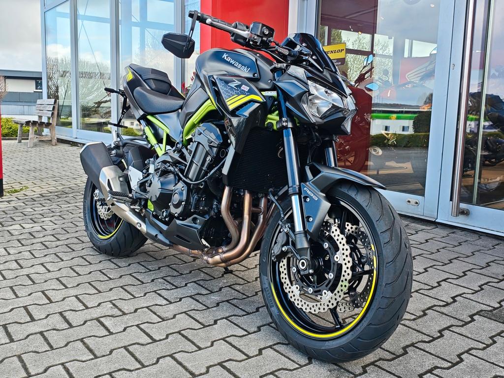 Kawasaki Z900 