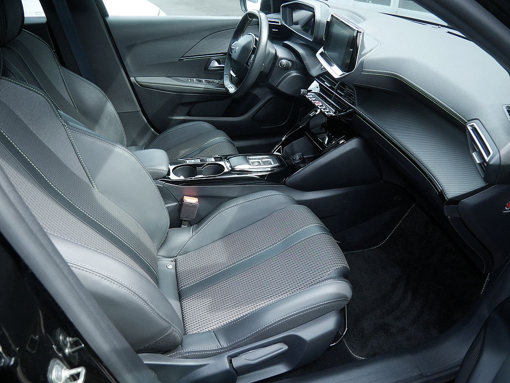 Peugeot e-208 GT+ 136 PDC SHZ KAMERA NAVI ACC LED PANO imagem 2