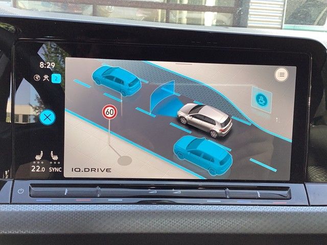 Fahrzeugabbildung Volkswagen Golf VIII Active eTSI DSG LED Navi AID ACC RFK S