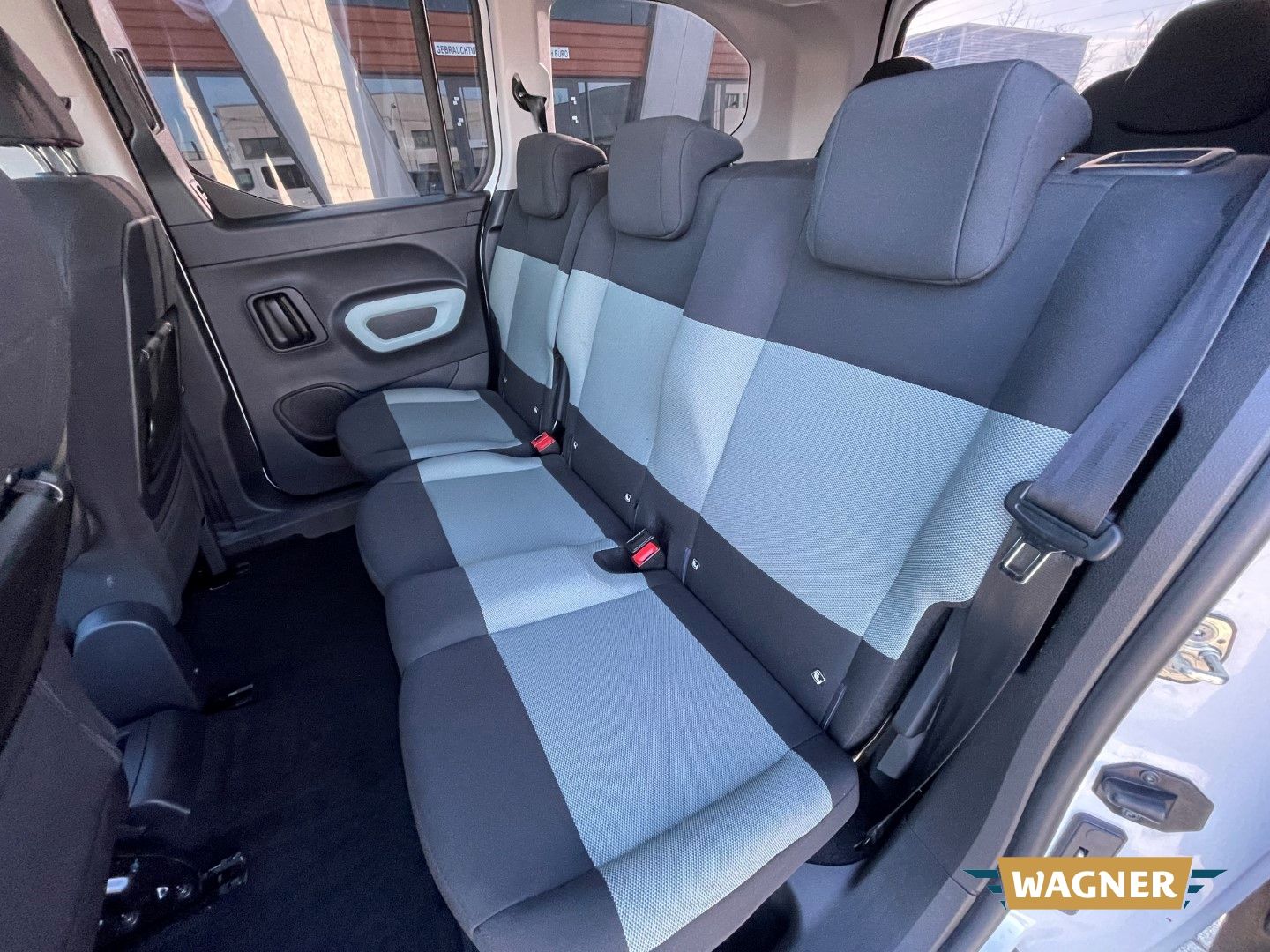 Fahrzeugabbildung Citroën Berlingo Feel XL Automatik Klimaautomatik