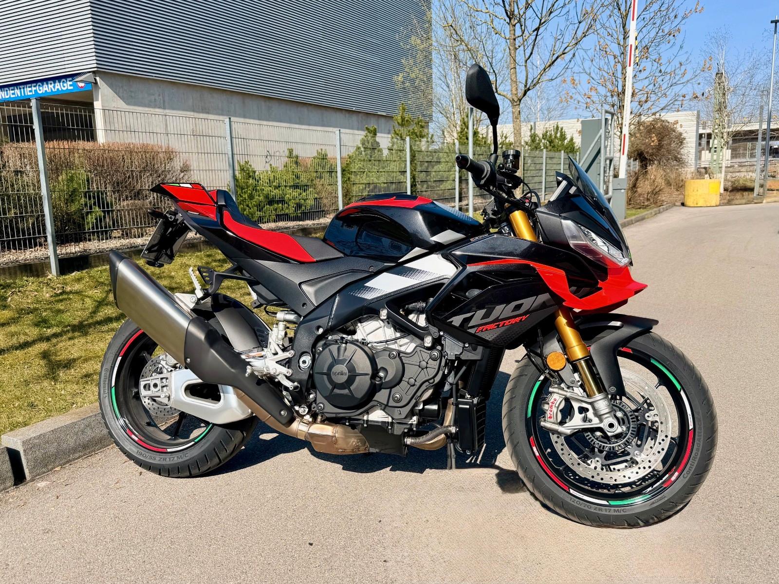 Aprilia Tuono V4 1100 Factory E5+ 2025 - wie neu! + Zub