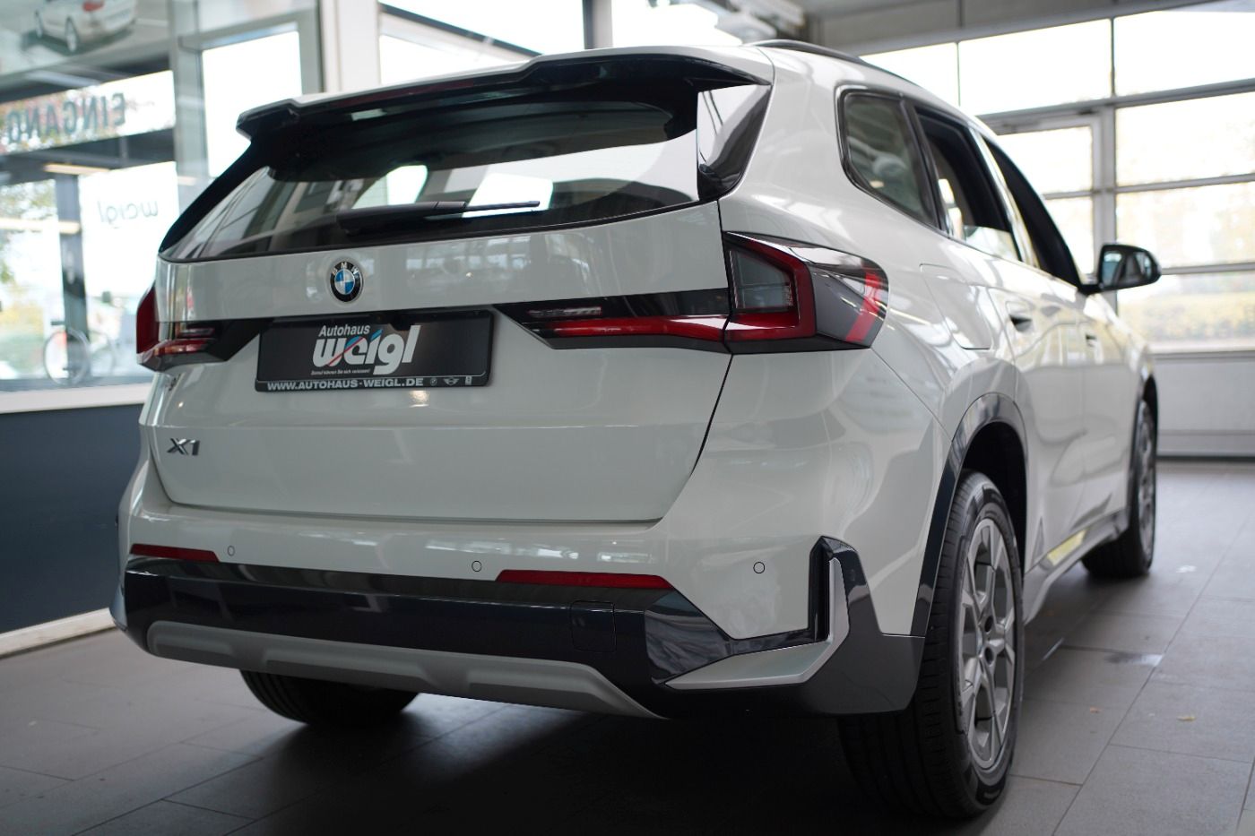 Fahrzeugabbildung BMW X1 18i xLine +LED+Komfortzugang+DAB+Sitzheizung