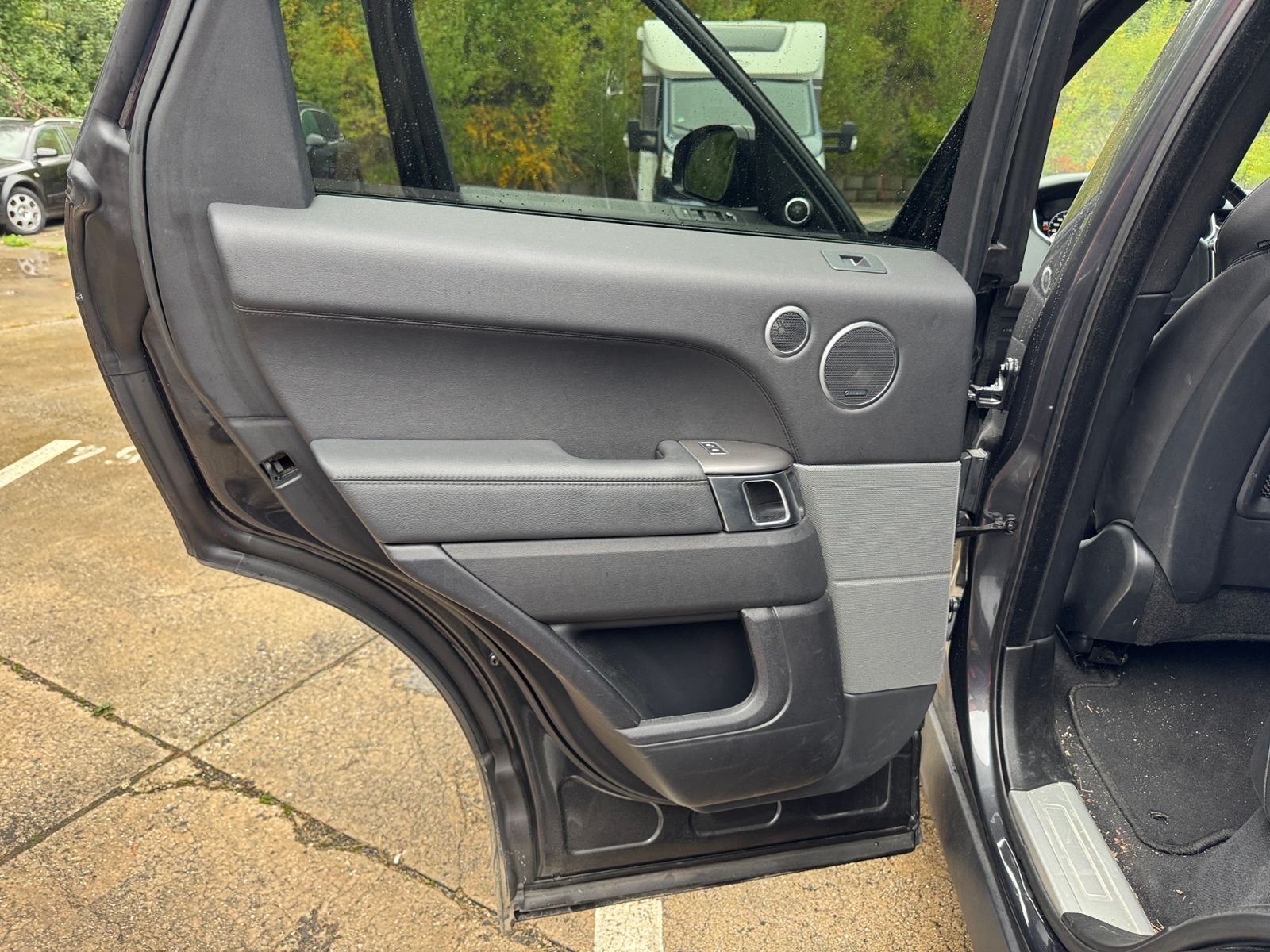 Fahrzeugabbildung Land Rover Range Rover Sport SDV6 SE AHK STNDHZ XEN NAV SHZ