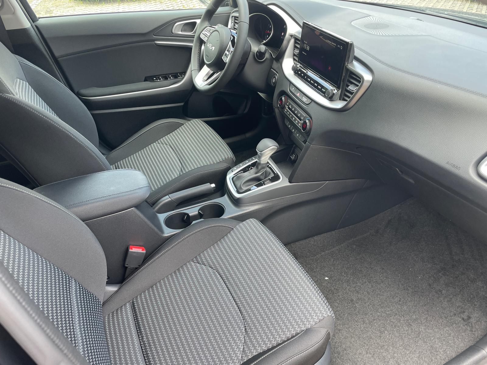 Kia CEED SW 1.5T DCT7 KEYLESS LED PDC V+H 17´´ALU