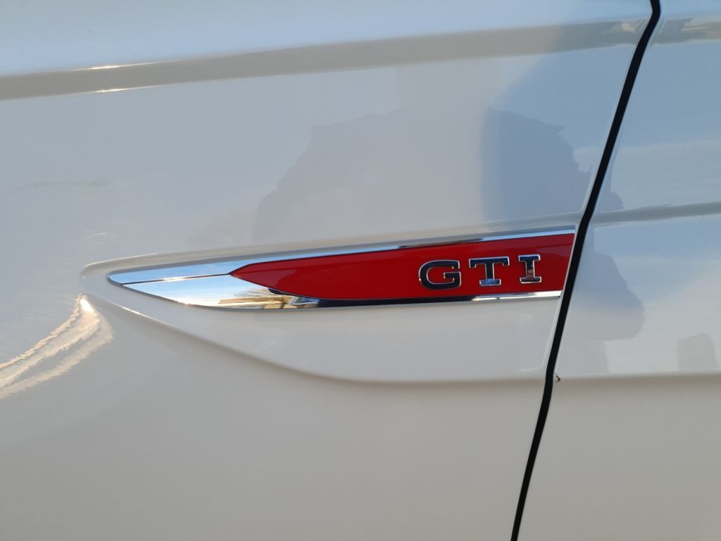 Fahrzeugabbildung Volkswagen Polo 2.0 TSI DSG GTI LED,Climatronic,Navi,RFK,SH