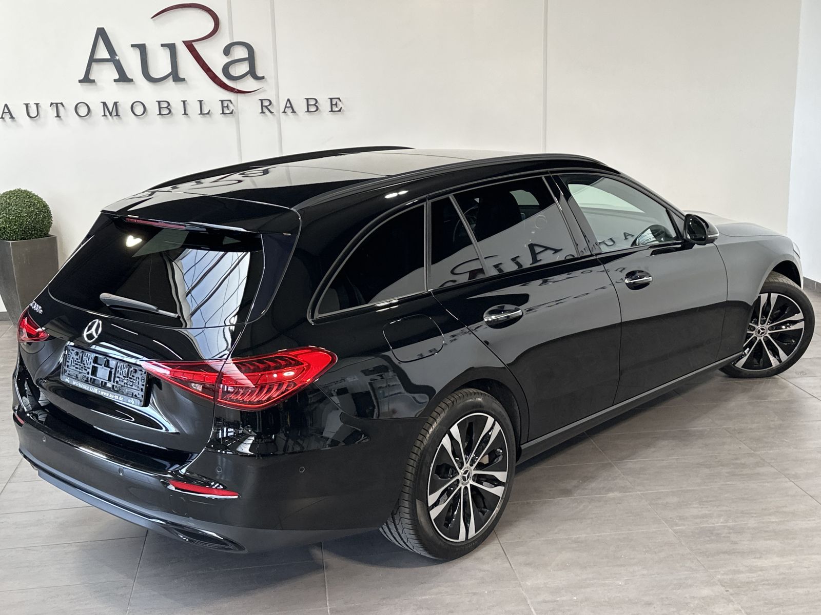 Fahrzeugabbildung Mercedes-Benz C 300e T Avantgarde NAV+LED+PANO+360°+V-COCKPIT