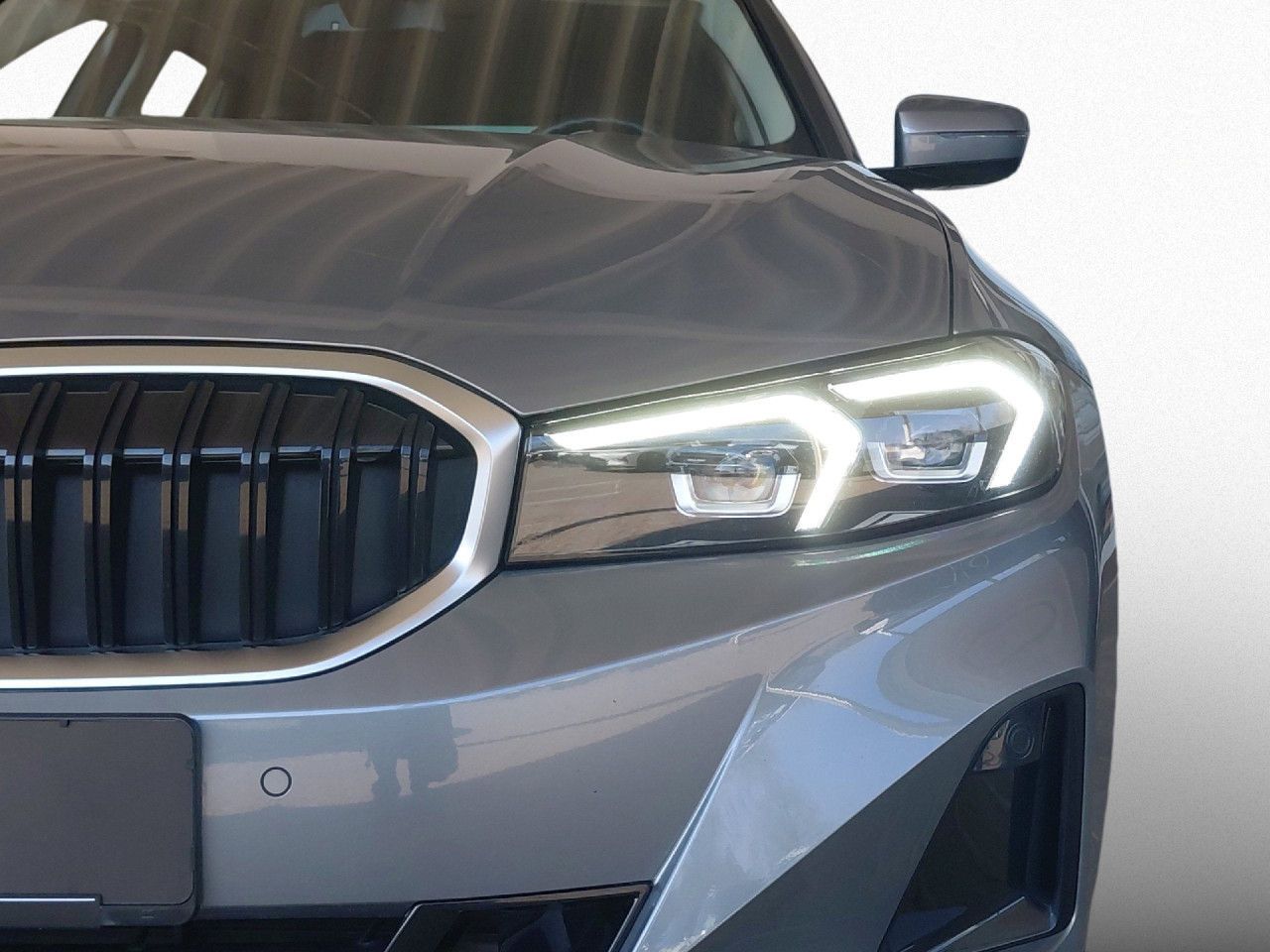 BMW 320d xDrive Touring AHK.DA,LED,PDC,LiCoPlus,SHZ foto 9