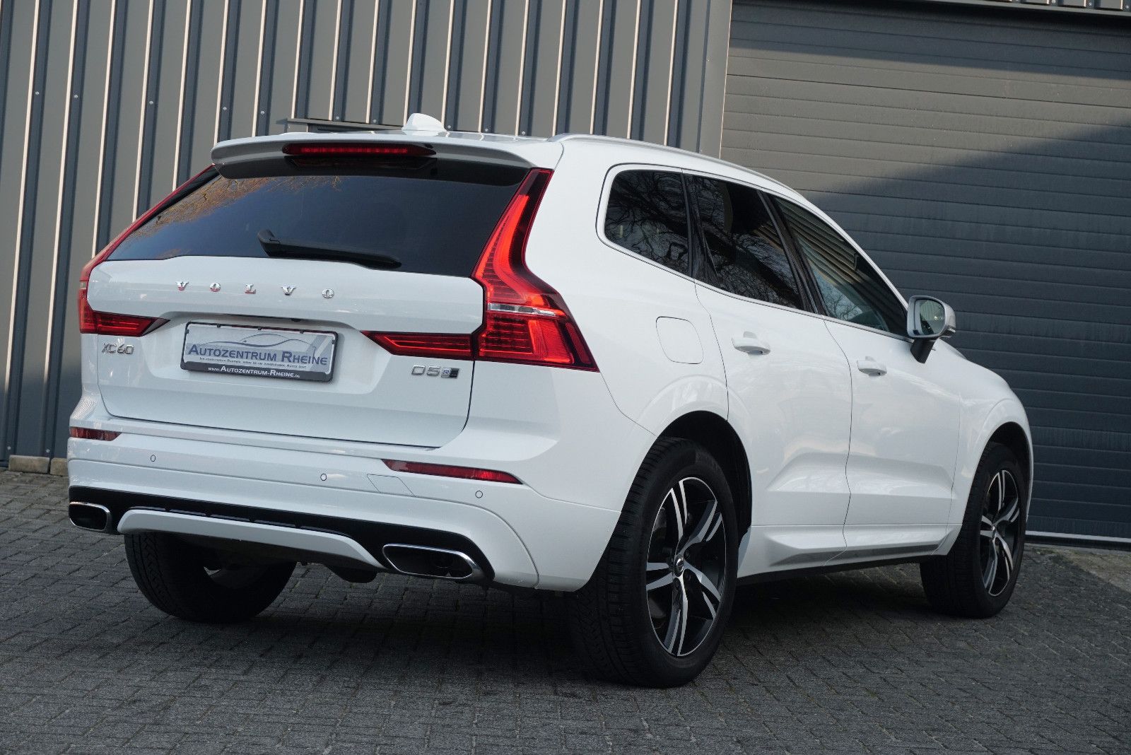 Volvo XC60 R-Design AWD 360° SHZ AHK LED NAV Harman Ka foto 7