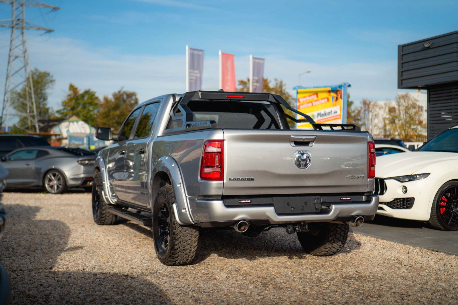 Fahrzeugabbildung Dodge RAM 5.7 V8 HEMI 4x4 LARAMIE Limited Offroad LED