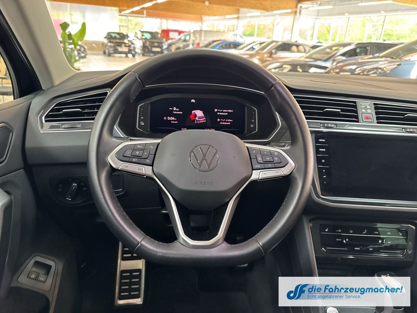 Fahrzeugabbildung Volkswagen Tiguan Active eHybrid Navi Digitales Cockpit 360
