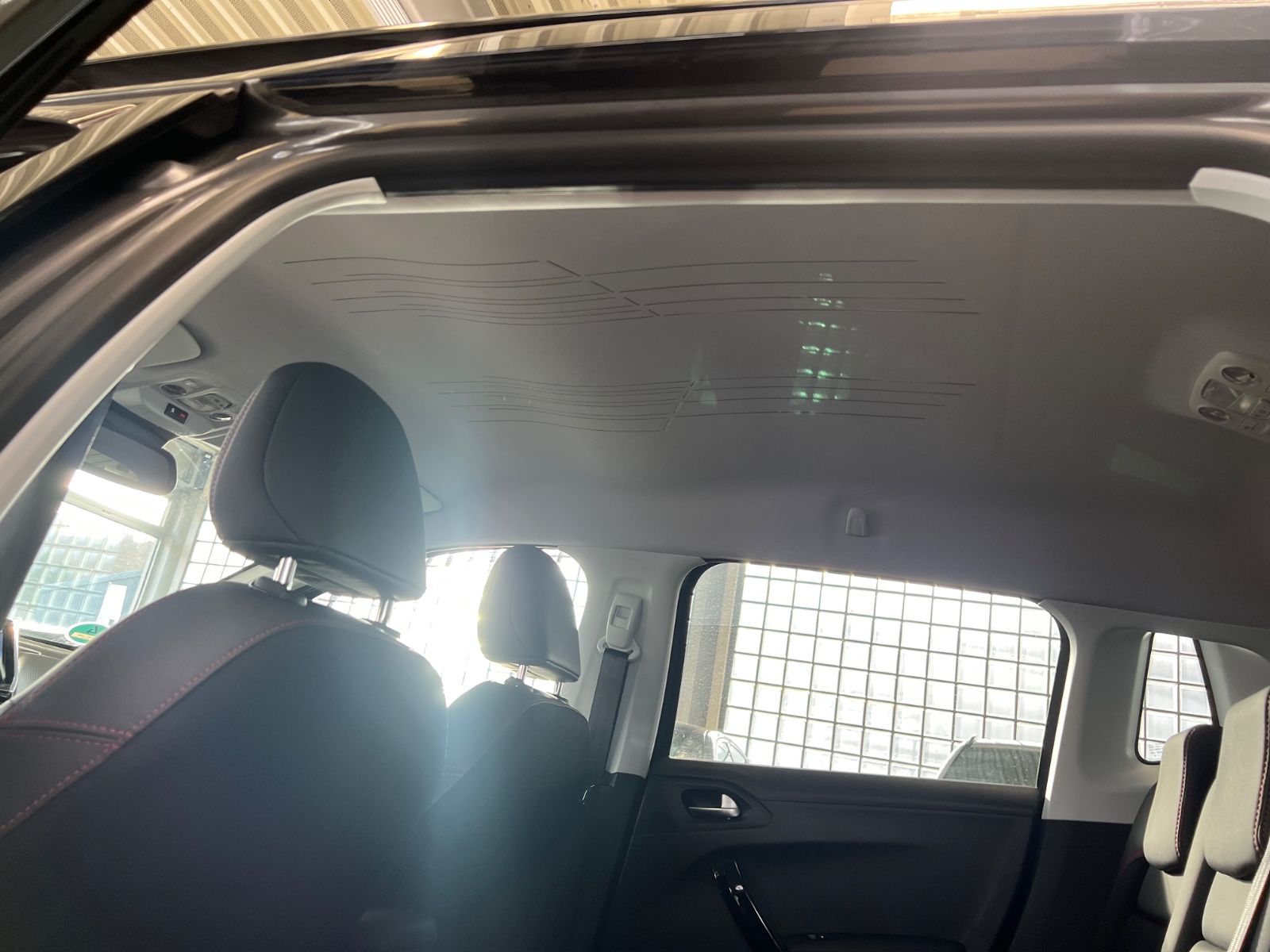 Fahrzeugabbildung Peugeot 2008 Allure GT LINE AUTOMATIK*DACHHIMMEL MIT LED