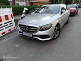 Mercedes-Benz E 220 d T Autom. - - Mercedes-Benz E 220 Gebrauchtwagen in München