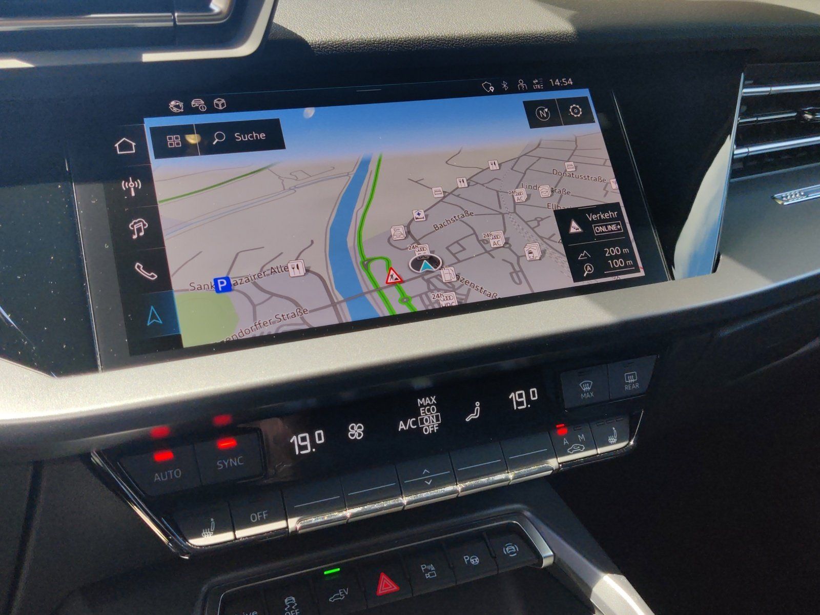 Fahrzeugabbildung Audi A3 Sportback 40 TFSI e S tronic Kamera,LED,Navi