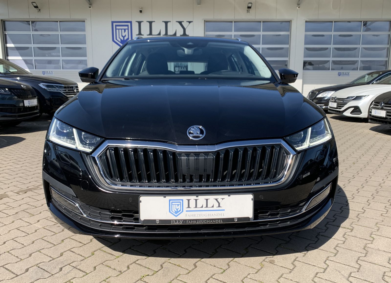 Fahrzeugabbildung SKODA Octavia 2.0 TDI*Matrix-Beam*HeadUp*Cam*Memory*