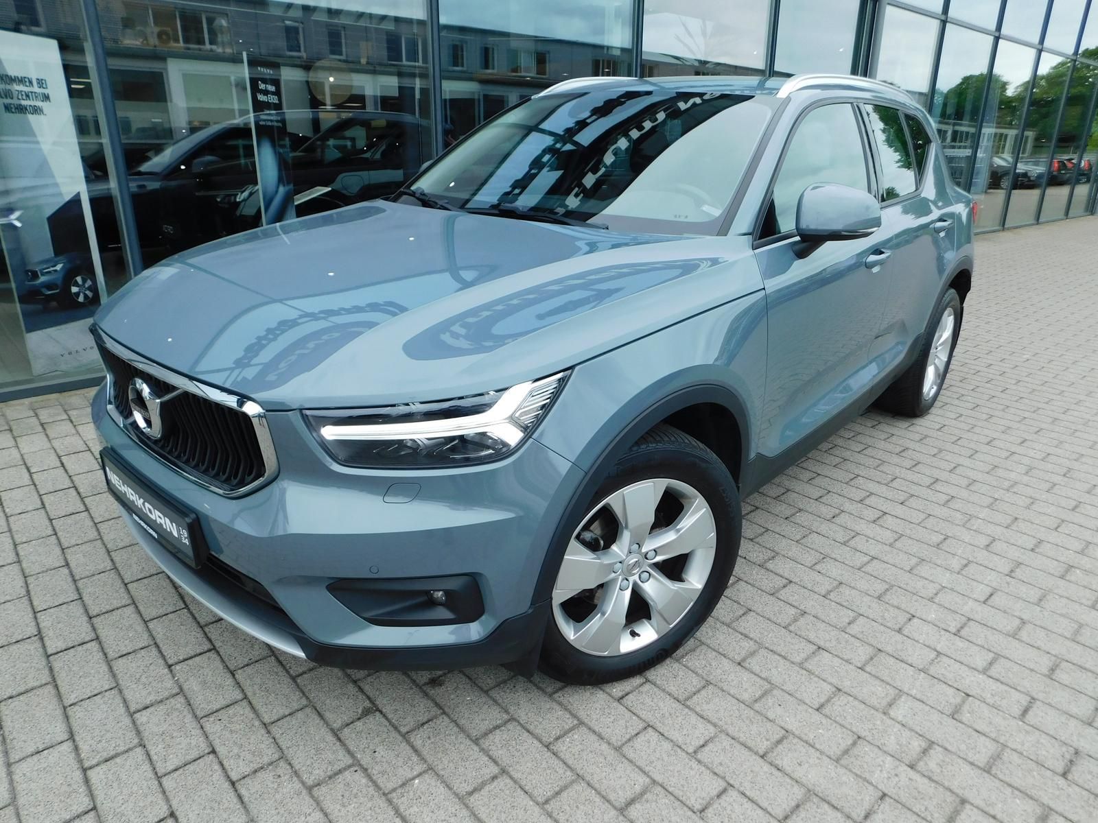 Fahrzeugabbildung Volvo XC40 D3 Momentum Pro