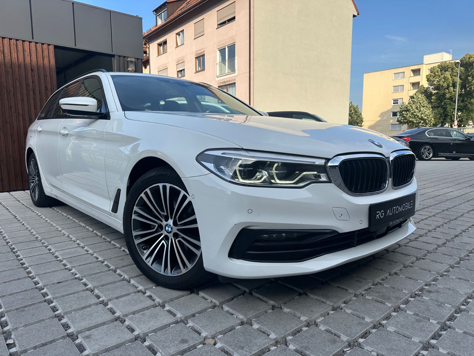 BMW 520 d xDrive Sport Line*Head-Up*ACC*AHK*PANO*LKA