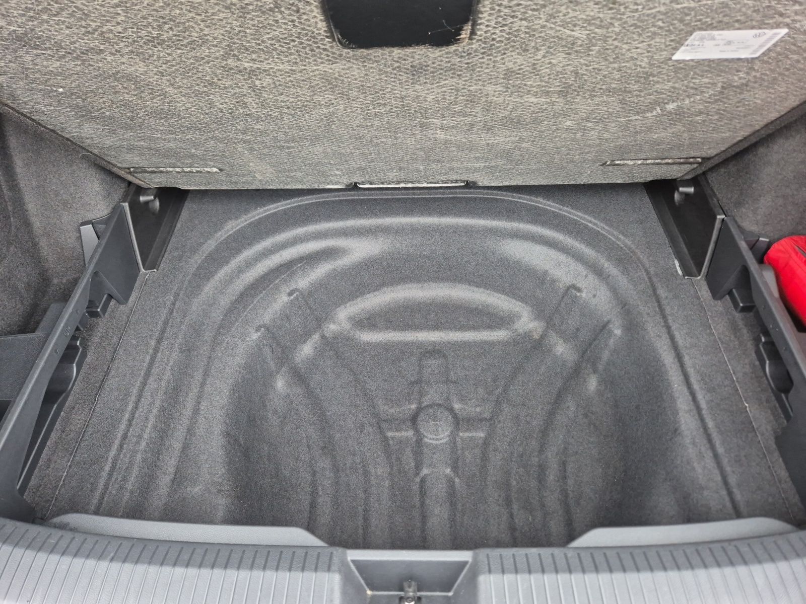 Fahrzeugabbildung Volkswagen Golf VIII Variant Life TSI NAVI CLIMA ACC SH