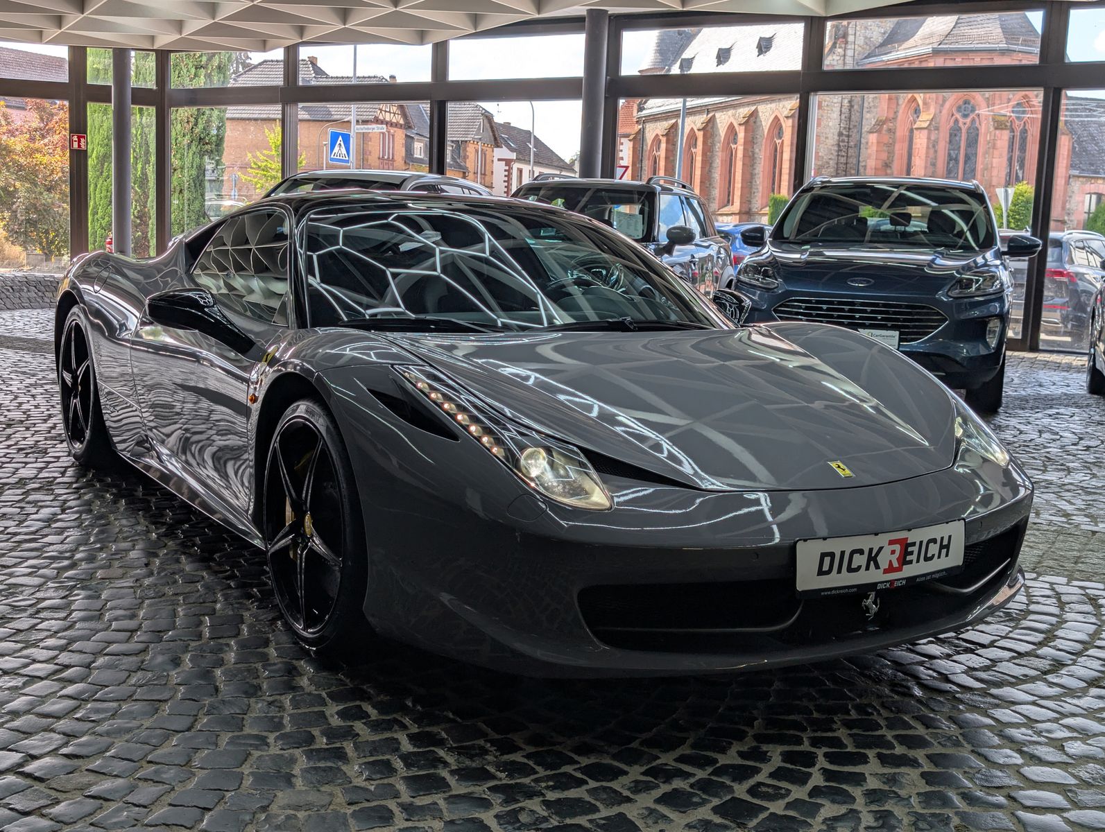 Fahrzeugabbildung Ferrari 458 Italia Racing Seats Carbon CRPK F1 CAM 20"