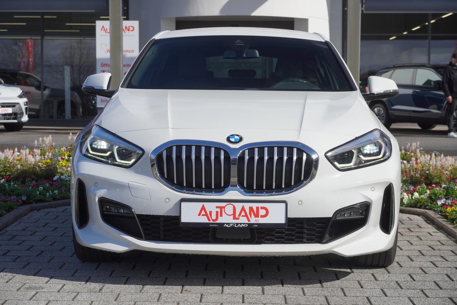 BMW 118i M Sport Klimaaut. LED Navi PDC Tempomat USB