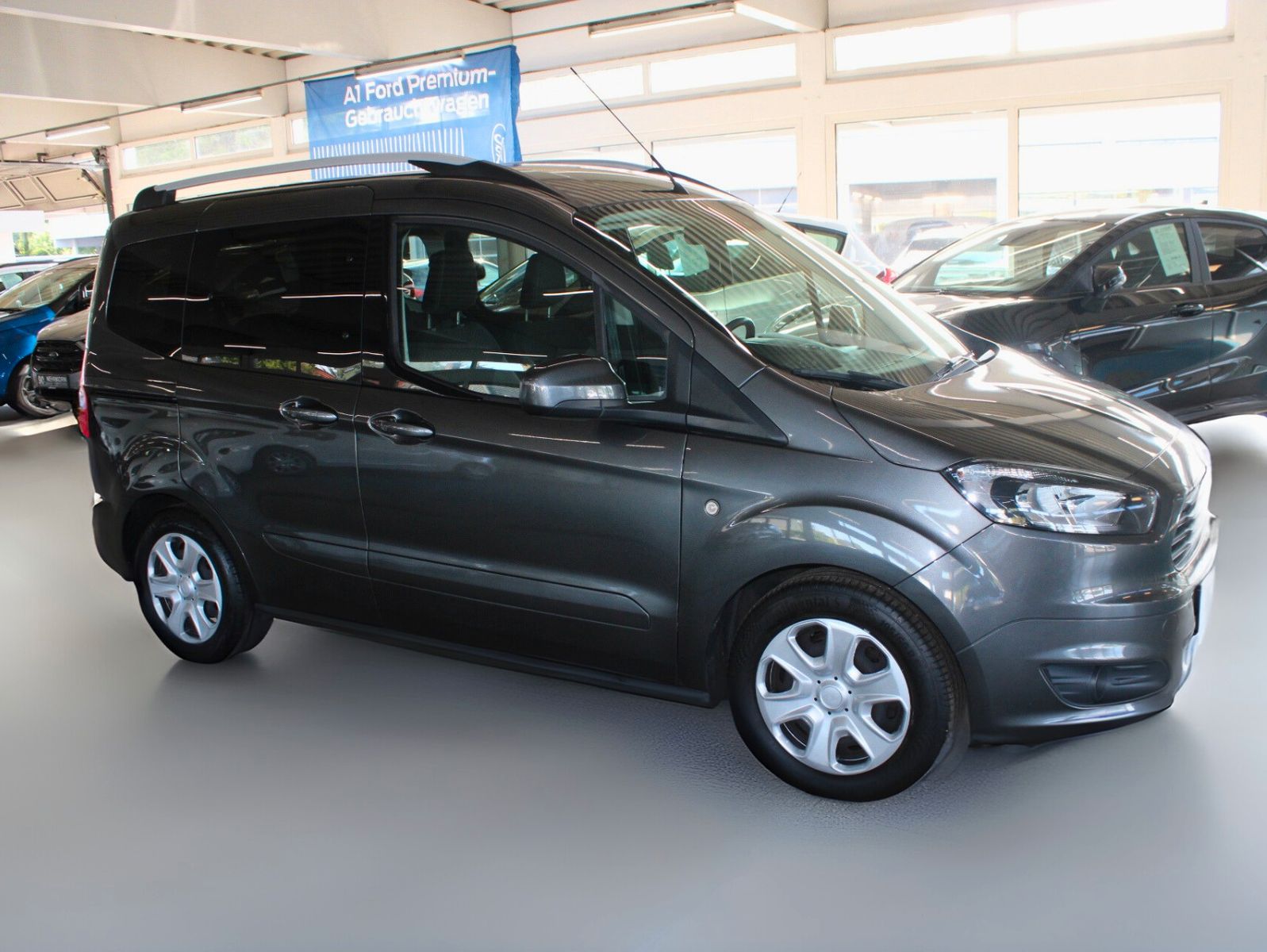 Fahrzeugabbildung Ford Tourneo Courier Trend KLIMA WinterPaket AHK PDC
