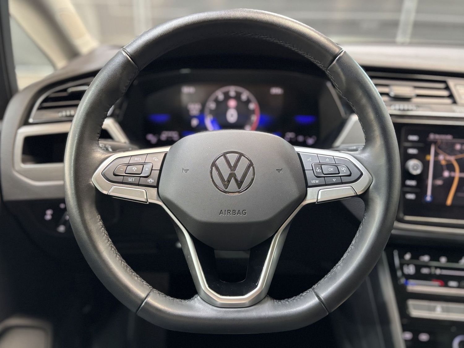 Fahrzeugabbildung Volkswagen Touran 1.5TSI 7Sitze#LED#Pano#Virtual#Kamera#ACC