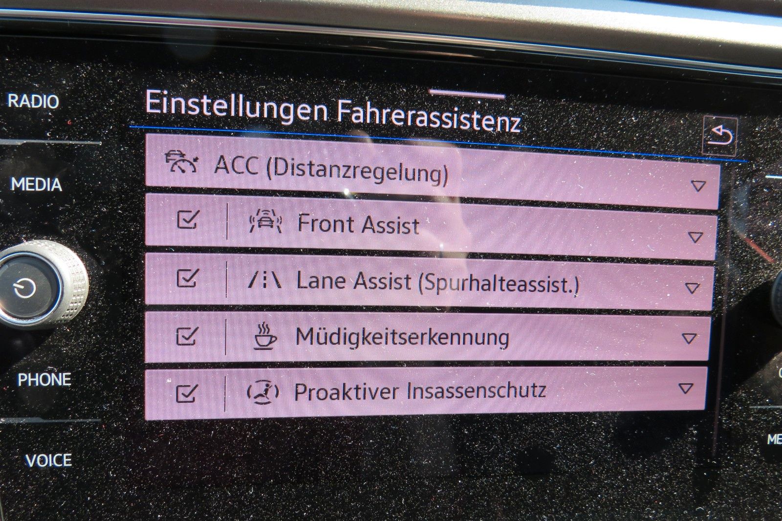 Fahrzeugabbildung Volkswagen T-Roc Style ACC KAMERA SITZH. KEYLESS PDC APP 1H