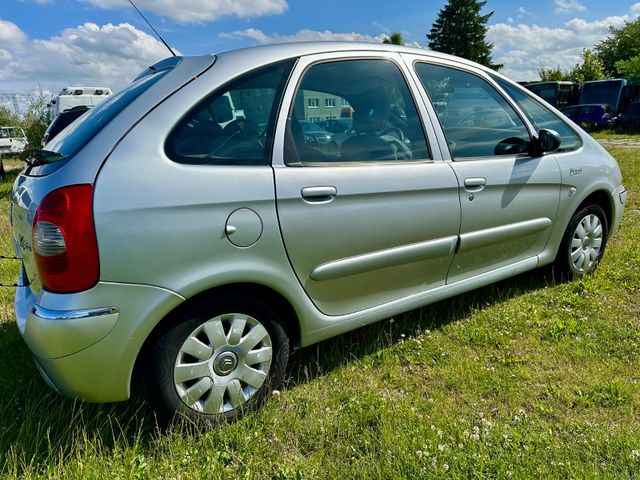 Citroën Xsara Picasso 1.8 16V Exclusive — Bild 2