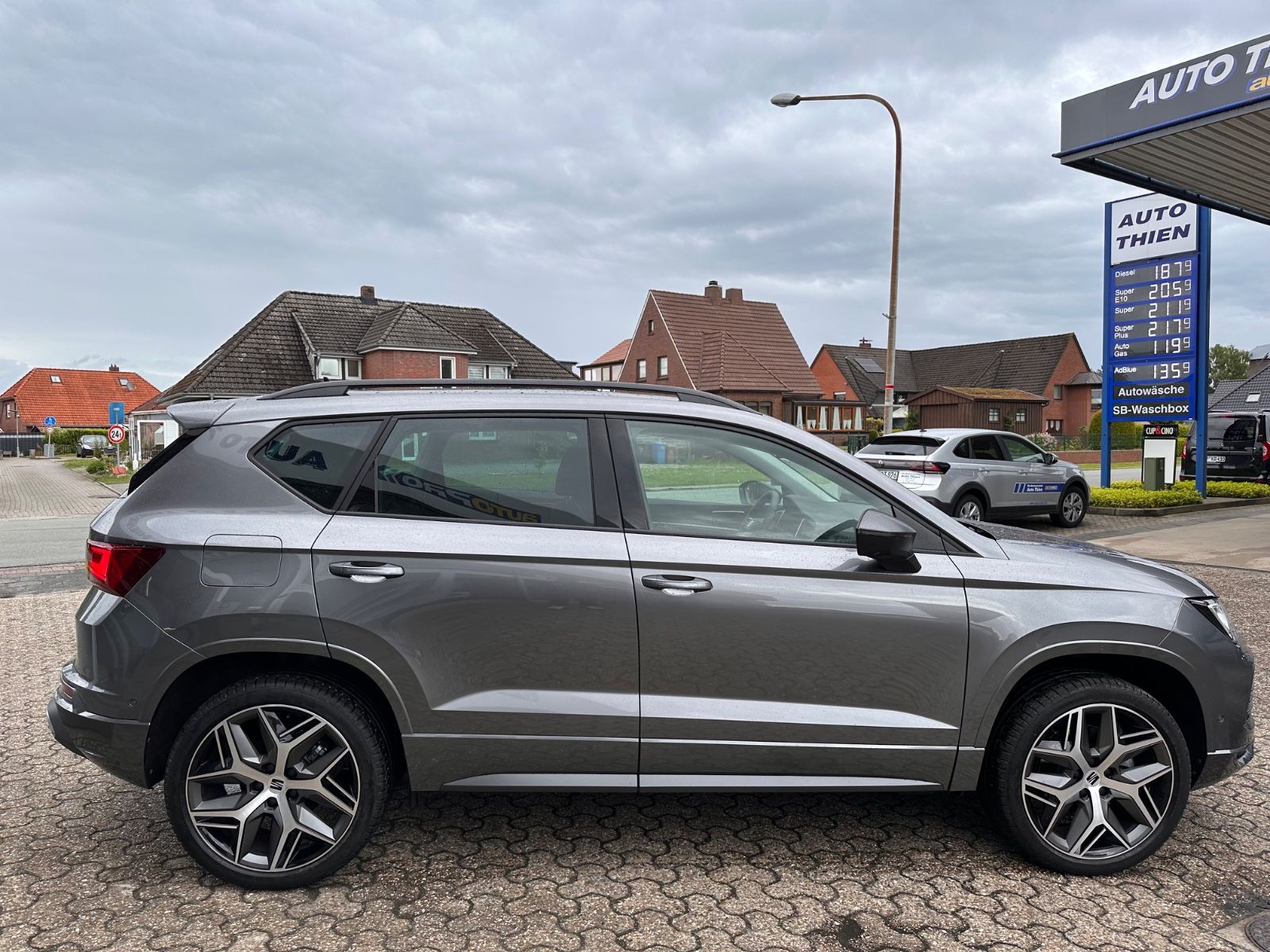 Fahrzeugabbildung SEAT Ateca FR 2.0 TDI DSG Pano/AHK/Navi/LED/ACC