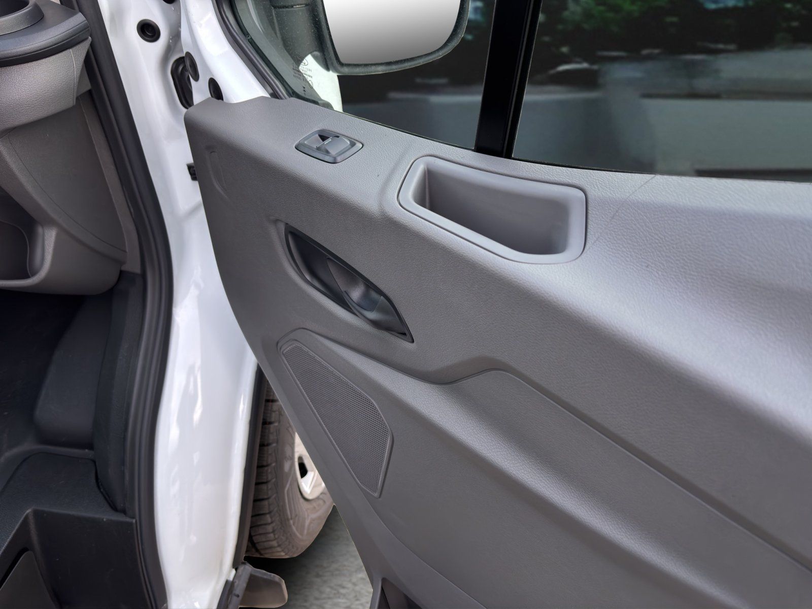 Fahrzeugabbildung Ford Transit 350 L5 Doppelkabine Trend