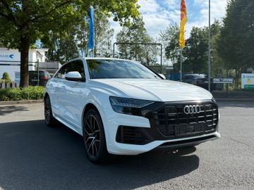 Audi Q8 - 1